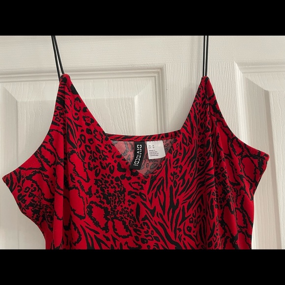 H&M DRESS - Picture 3 of 3